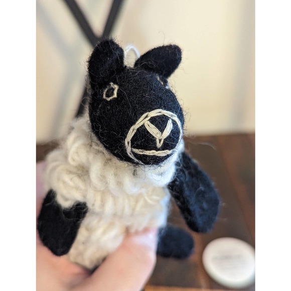 Wild Woolies Sheep Finger Puppet/Ornament - Picture 2 of 9